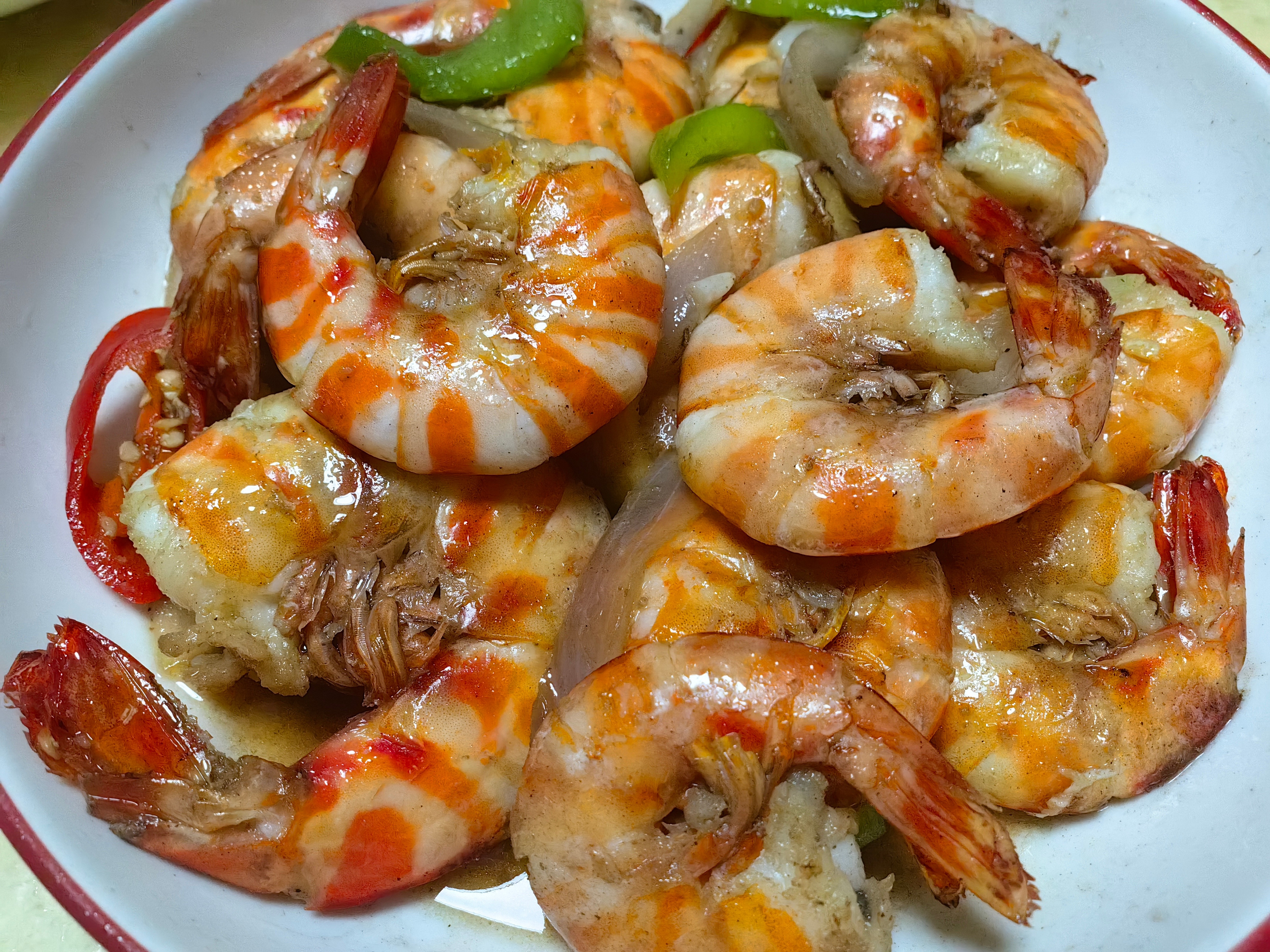 家常菜鱼汤，菜花，大虾，红烧鲫鱼。​​​