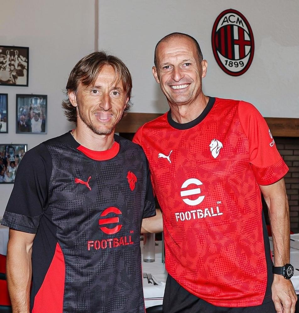 欧洲转会新闻播报！★敬业典范！米兰希望和40岁的莫德里奇续约，魔笛愿意续约但