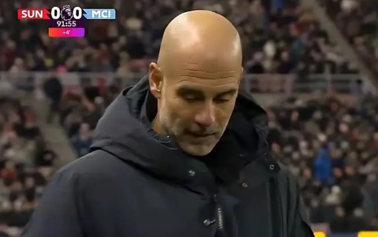 竞争对手轮番送大礼，阿森纳苦等22年距离英超冠军仅一步之遥！随着曼城被“黑猫”桑