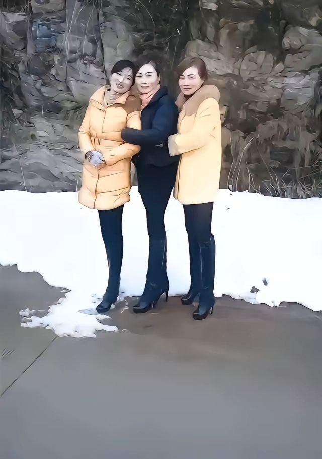 姐妹花性感女神 天生丽质 气质美女到哪都是实力派