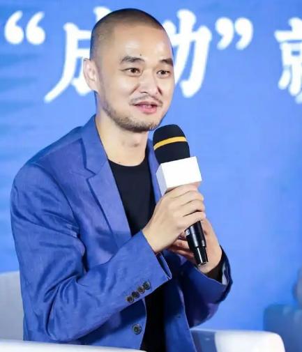 身家上亿的北京协和医学博士冯唐又放“狠话”：“越老越明白人生第一件要紧事是睡觉