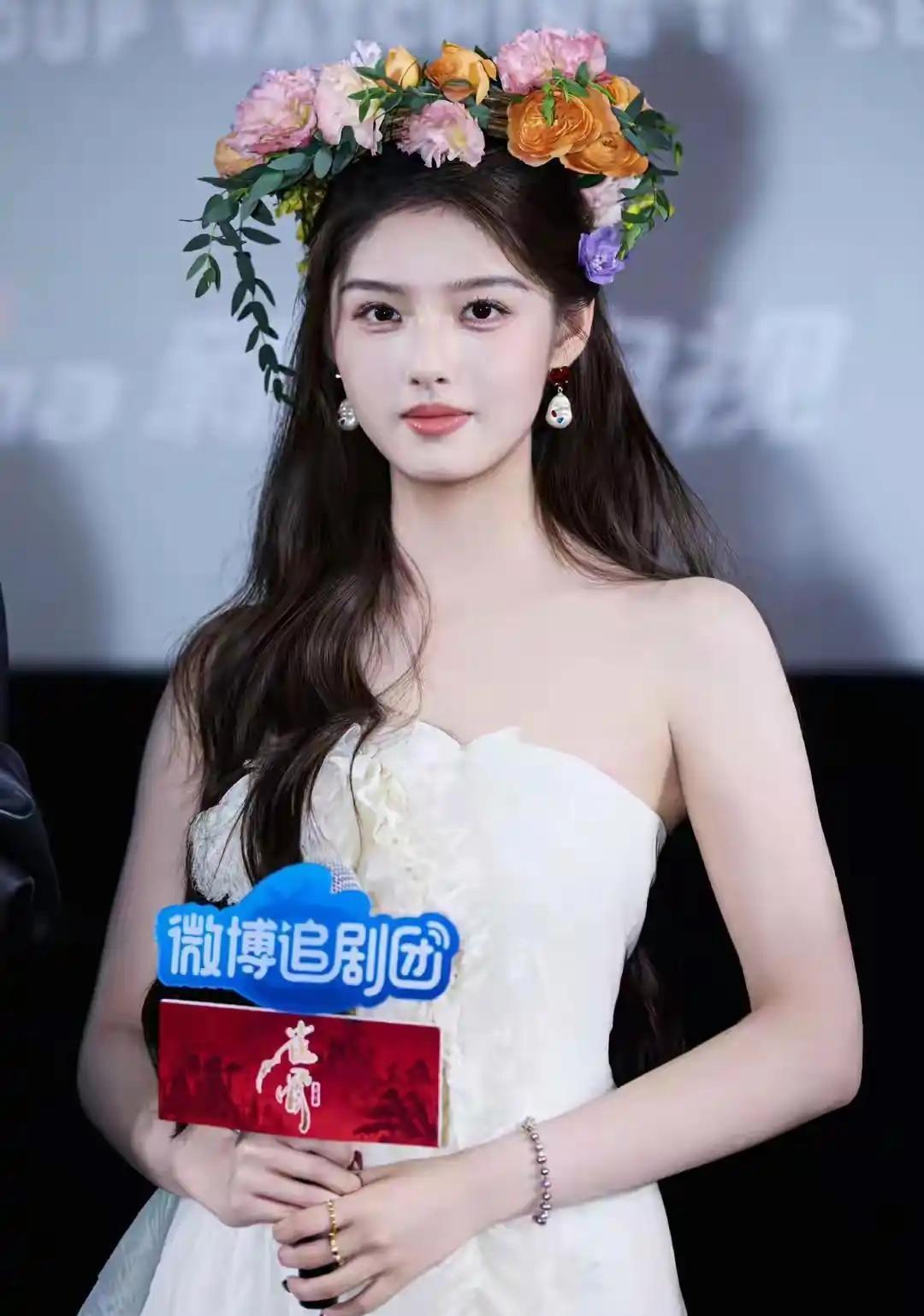艾米：清纯靓丽美少女！