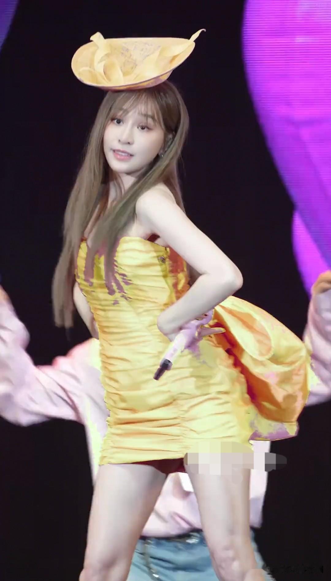 王心凌真的是欧若风舞台穿搭第一名，霸总们又整活了，那就再看亿遍吧[呲牙笑][呲牙笑]