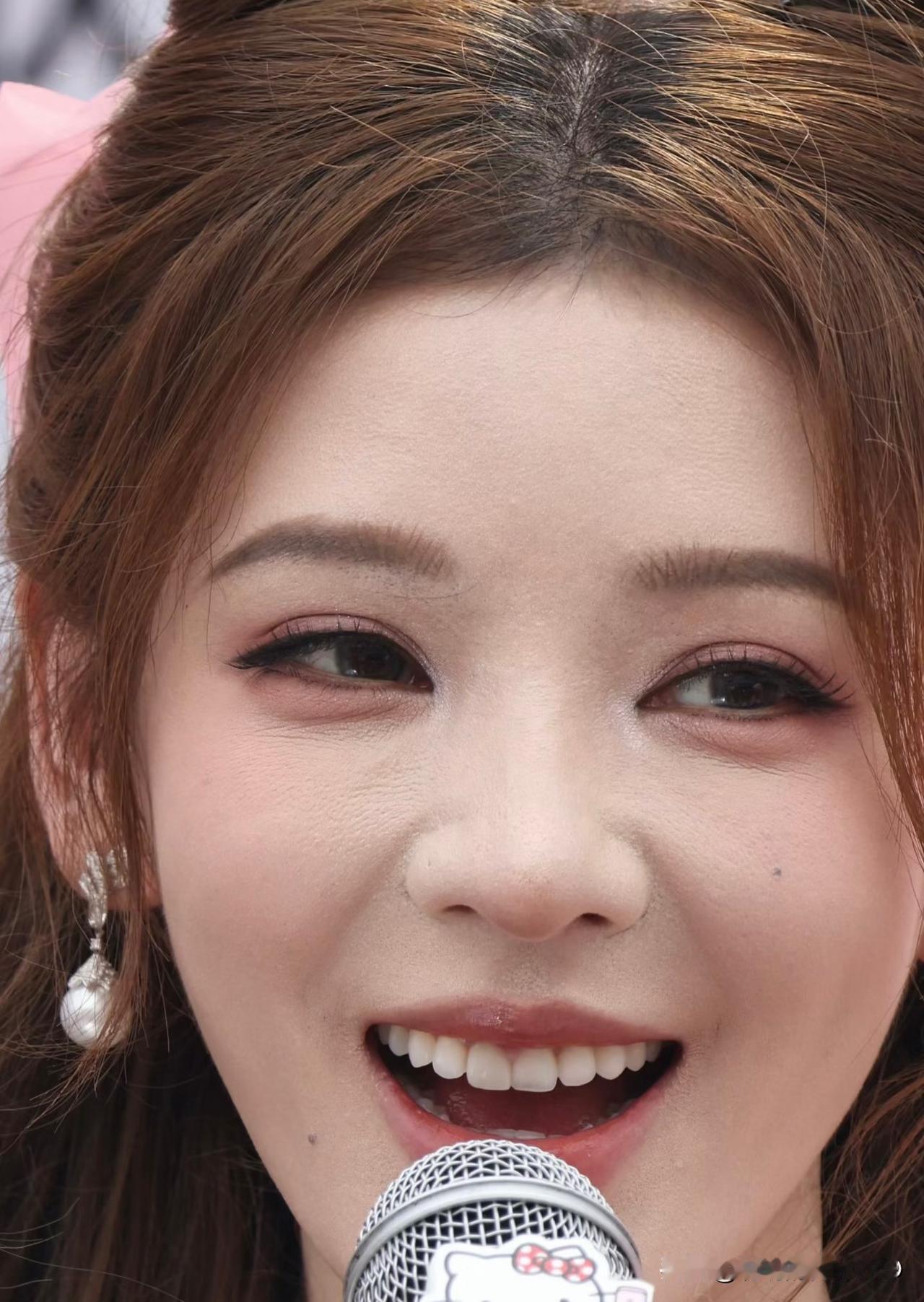 张予曦怼脸美拍，太美了