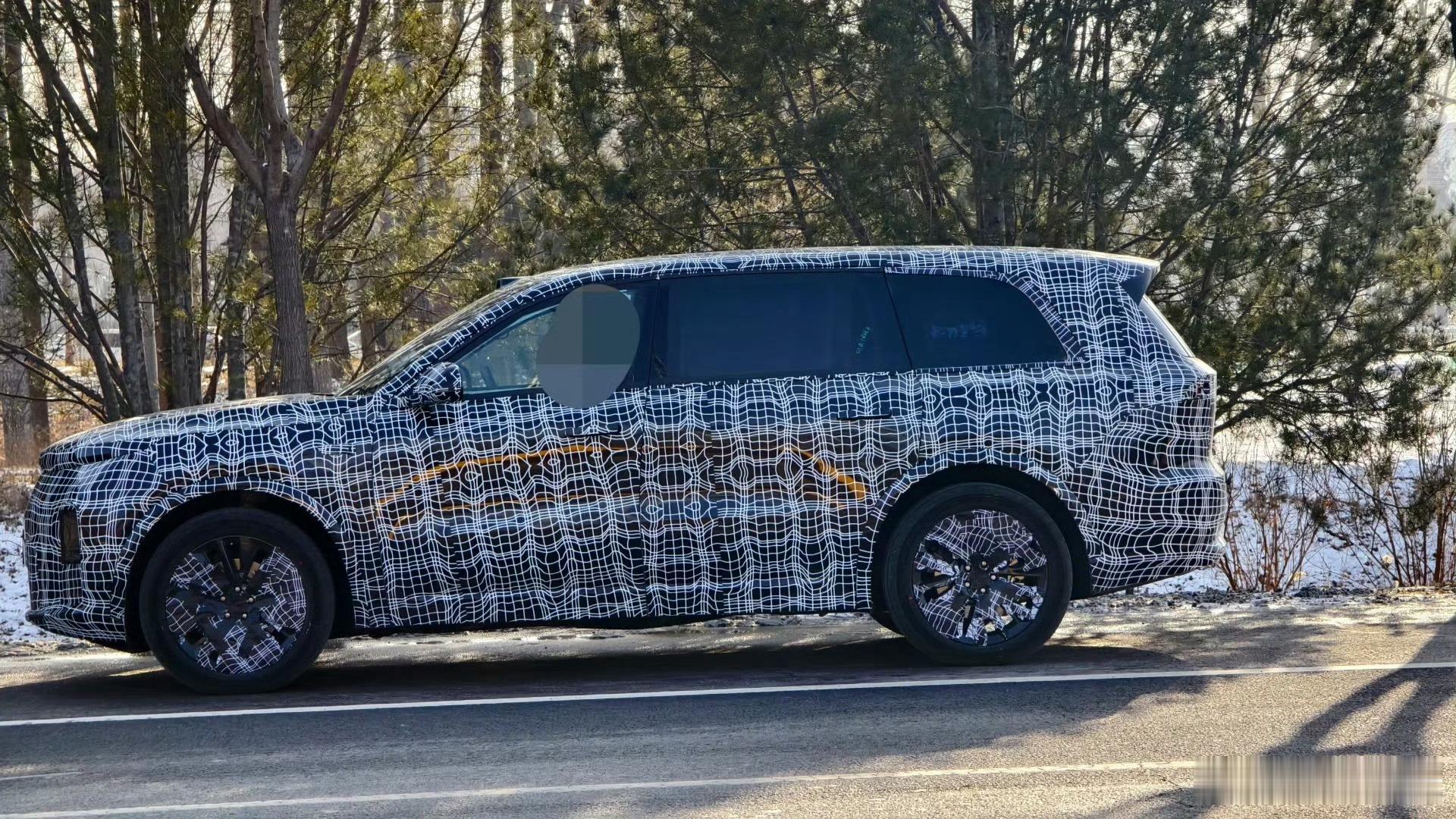 压不住了，理想LX，这次是大V新放出的渲染照（LX名字是网传的）造型变化感觉不是