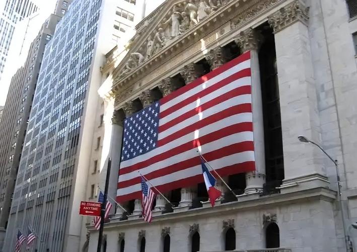 笑不活了！中东乱成一锅粥，美国没栽坑反倒洗空全球30万亿债务。家人们，别再傻