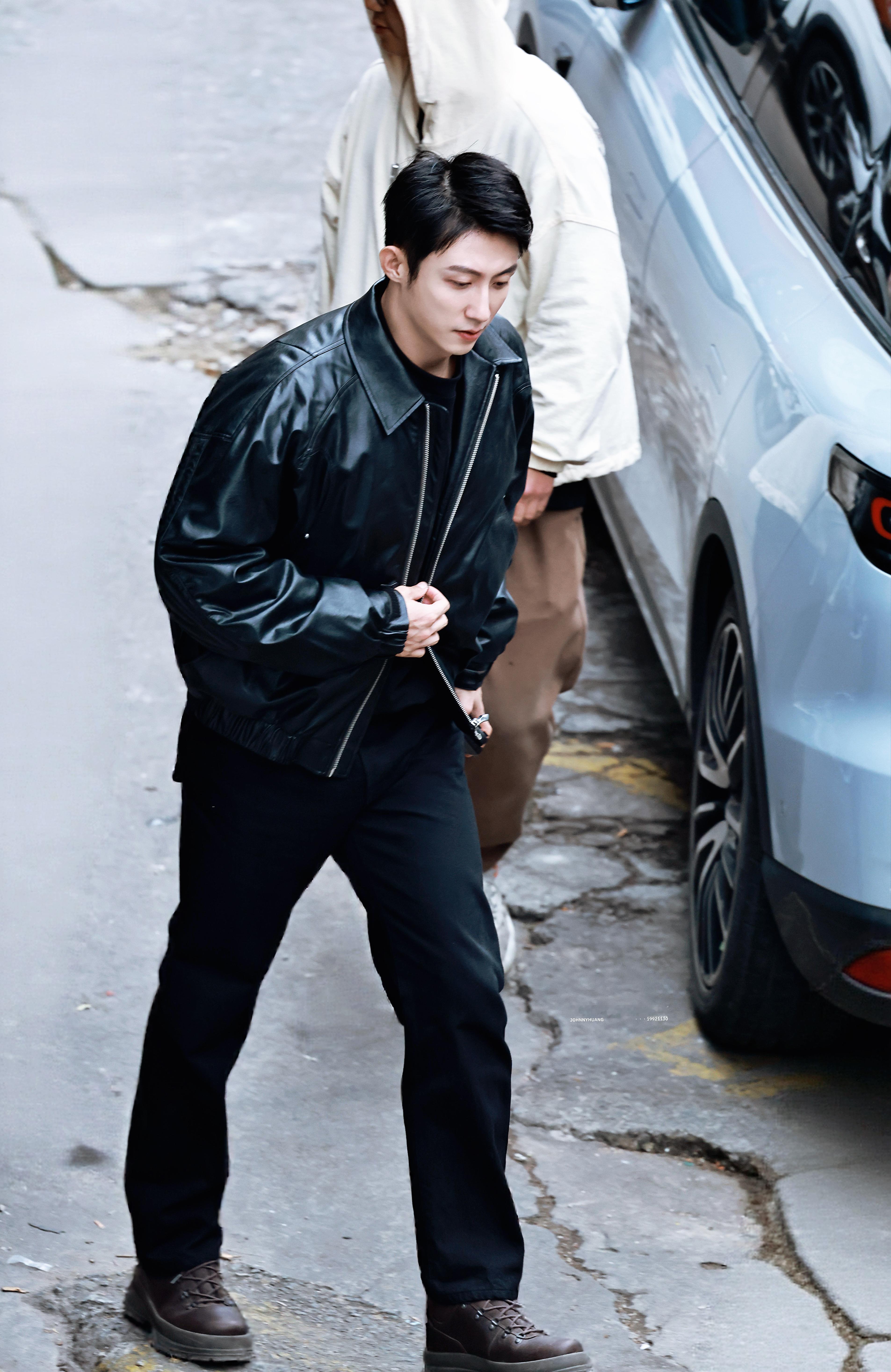 黄景瑜罚罪2终于开始喂饭了这个话题让人心酸截至目前，一张生贺图，一张剧照，这也算