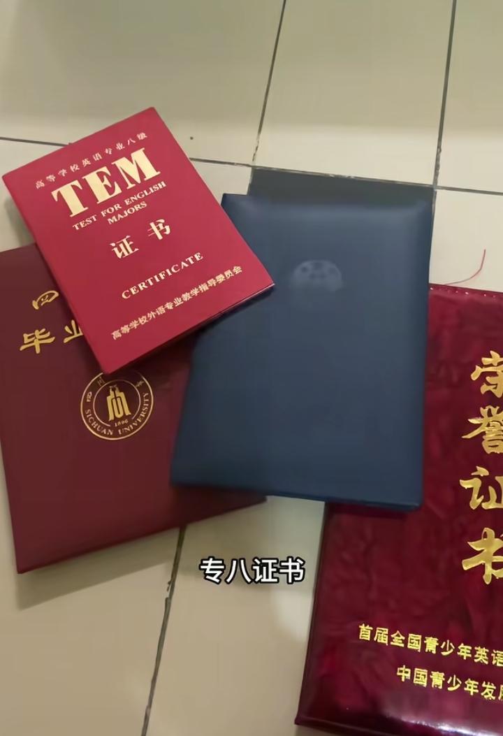 你惹她干嘛？三年级孩子妈妈吐槽英语教材内容消极，多篇课文都在描述“糟糕的一天”