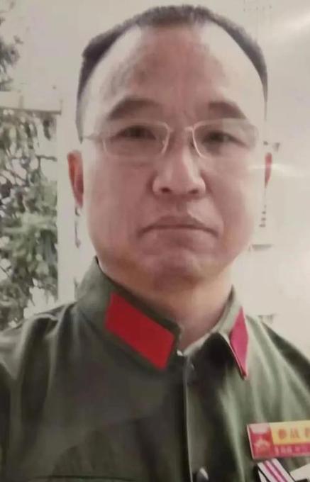 1984年，战士李陶雄因中弹抢救无效而英勇牺牲，在运送遗体安葬的途中，遗体竟两次