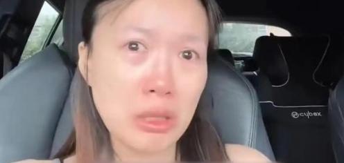 “就算在英国睡大街，我也不回中国”香港女教师不满制度，放弃4万多月薪，一怒离港，