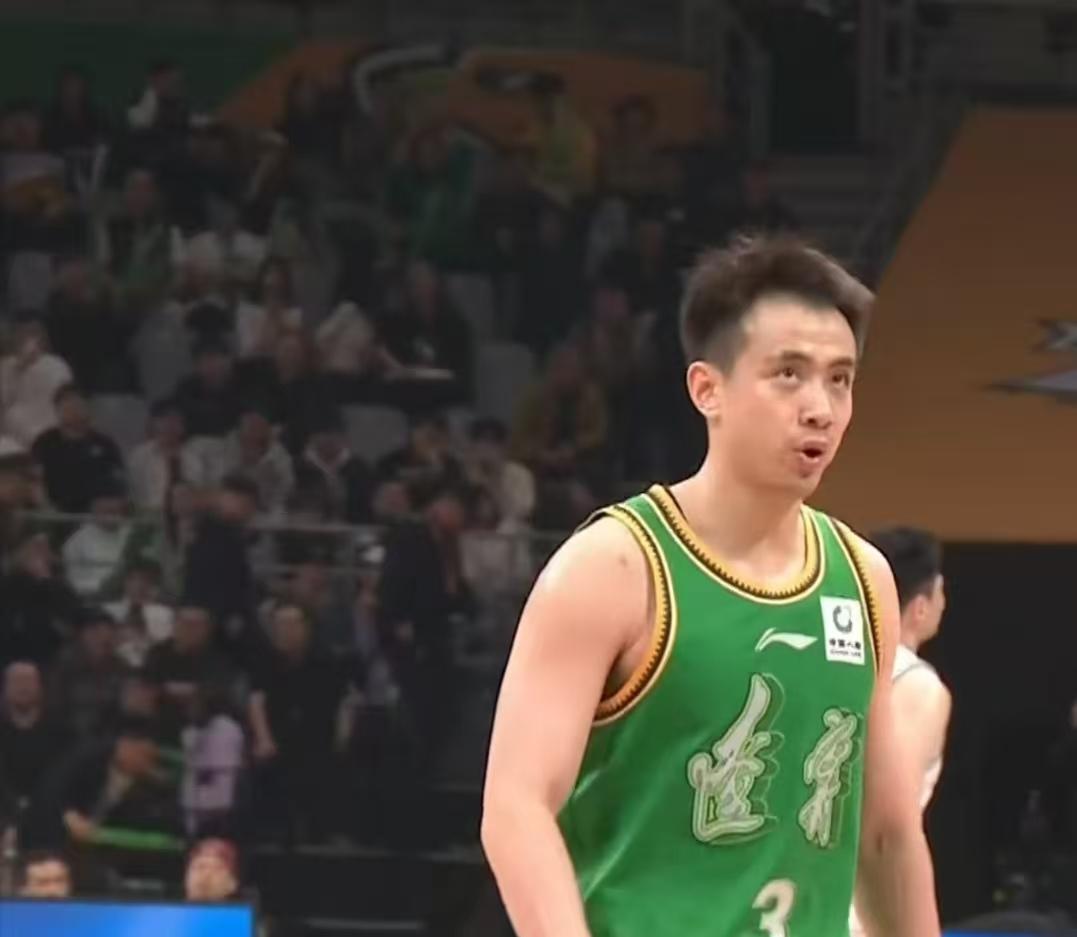 辽宁队现在得分点比较多、打的是团队篮球，但不可否认的是照比北京、广厦和上海几支强