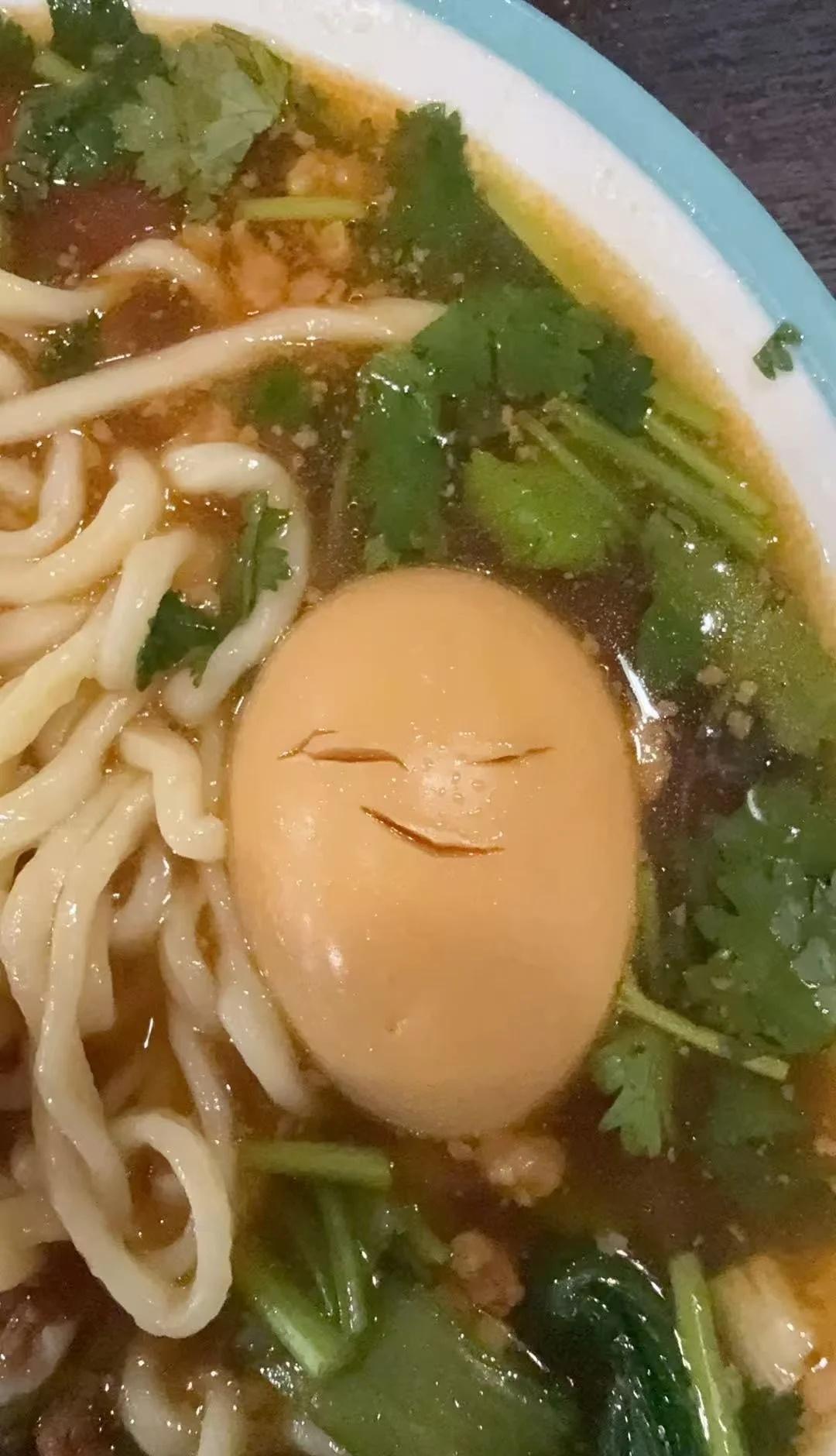 有人懂吗？三分讥笑的饭饭霸总文学你别说你还真别说