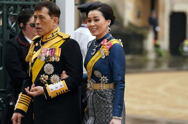 泰国王室大变天，王子们回国咋这么难泰国王室这出戏，比电视