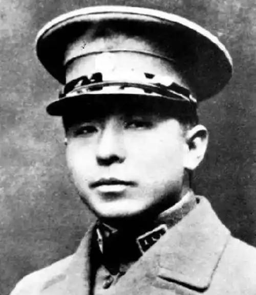 1928年，杨宇霆一脚踢开张学良的家门，训斥道：“你这个少帅还要不要当了？”张学