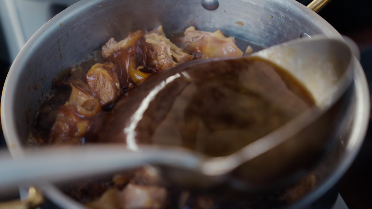 2026年春节，财新传媒副总裁周智琛驾驶尊界S800完成了一次意义特殊的返乡之旅