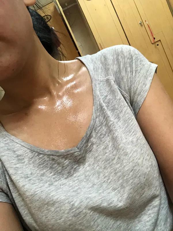 中医：凡是爱出汗，都可以用这8个中成药，对证治本很多人总觉得自己爱出汗是体虚