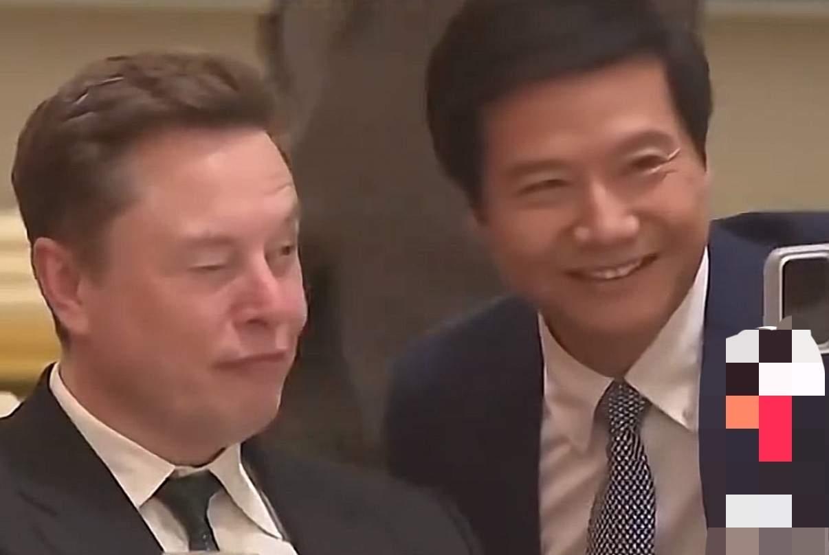 雷军到底有没有丢脸！我觉得丢了！雷军昨天在国宴上，满脸堆笑，弓着腰，主动贴上