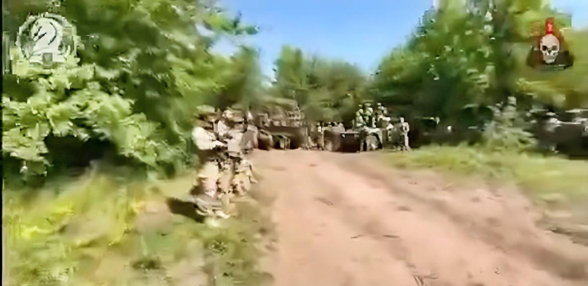 俄乌战场上的雇佣兵们真是要钱不要命。近日乌克兰第47机械化旅又补充了大批哥伦比