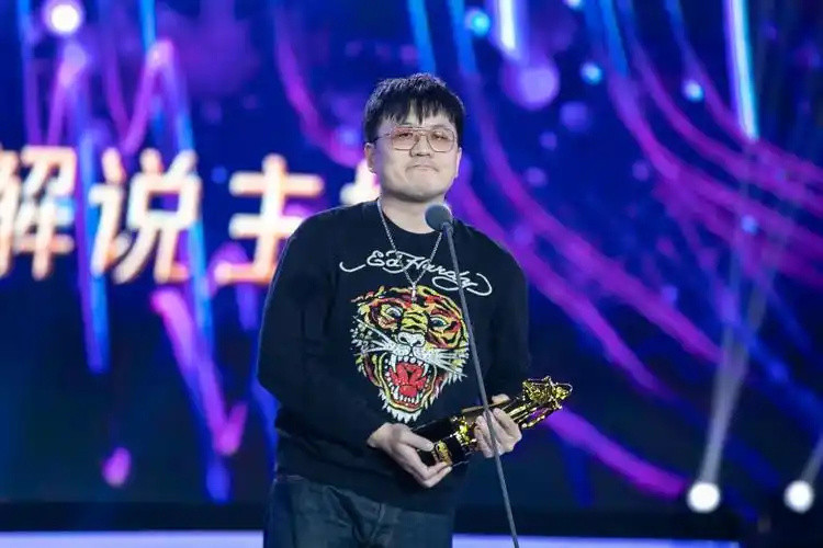 盘点LPL历届年度最受欢迎解说主持奖，哪年最有争议？谁最意难平？[思考]该奖项历
