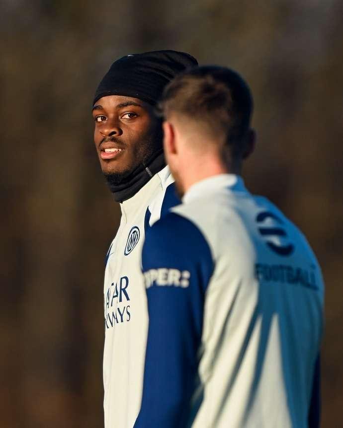 如果按需求程度来排优先级，我们夏窗要引进突击手、强力中场、拖后中卫，这三个位置最