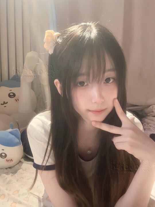 这里素萌妹子🐈‍⬛‧₊˚⋆♡̷☆₊