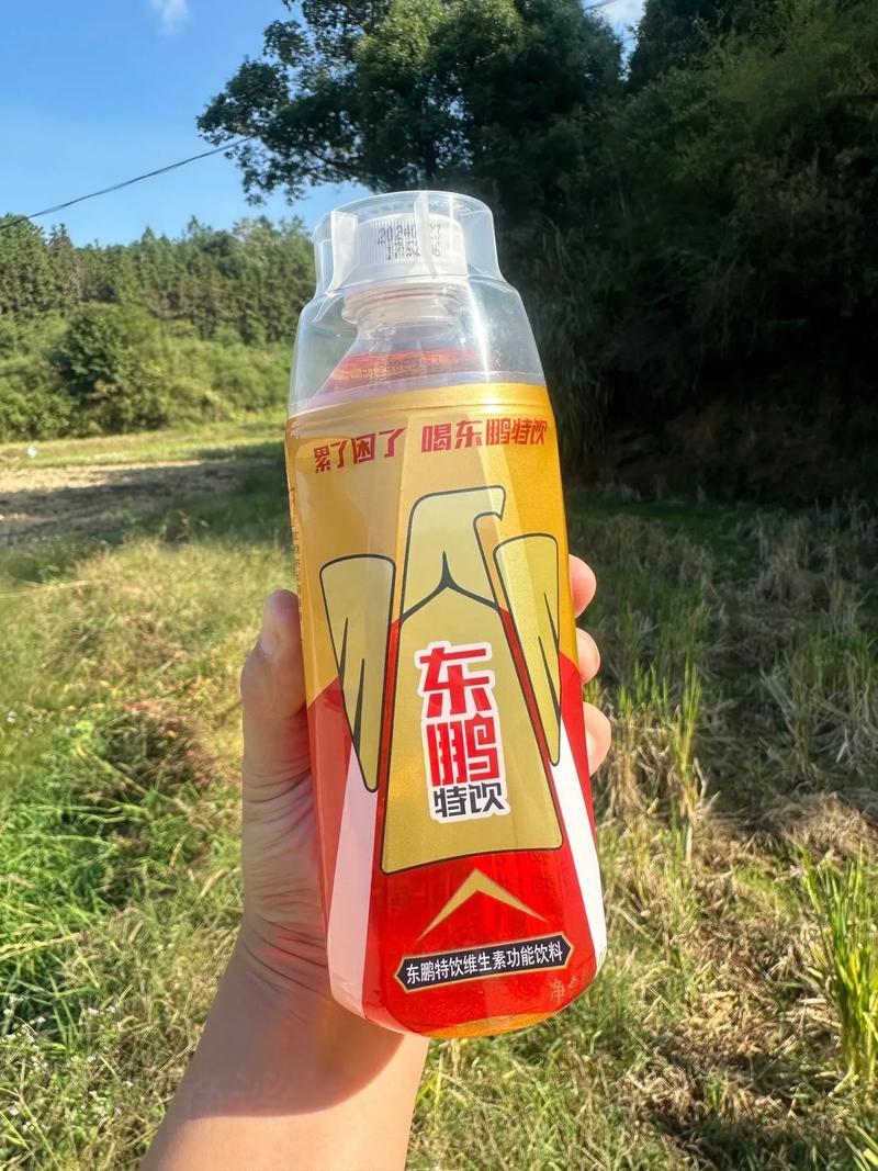 东鹏特饮的销量为何超过了红牛？我个人觉得，首先是价格，红牛常年是6元一罐，而东鹏