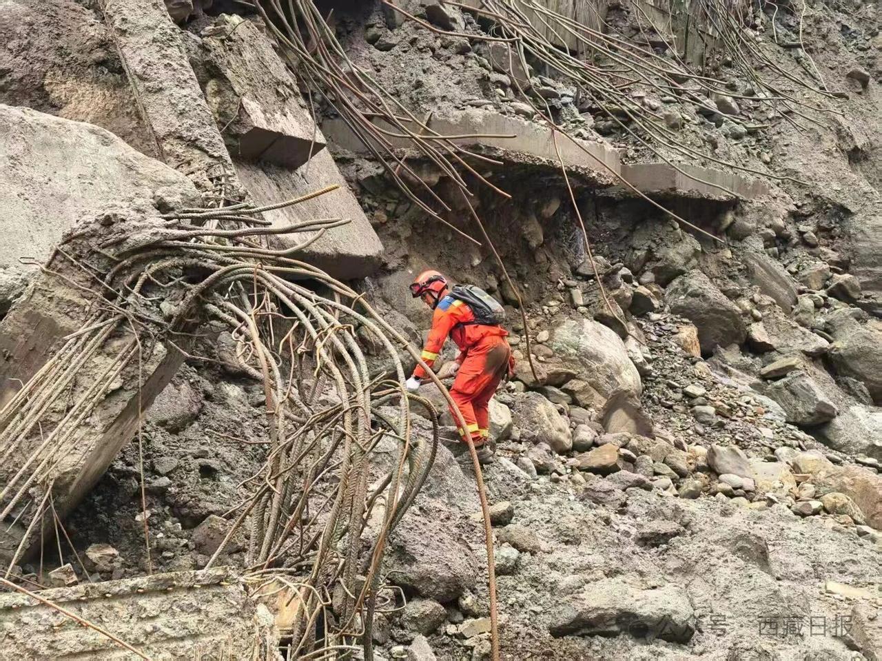 痛心！吉隆口岸大楼只剩钢筋骨架..........