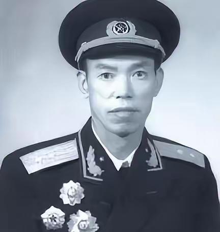 1985年“万岁军”名将梁兴初军长离奇猝逝，众多将军拍桌怒吼坚持要验尸，夫人含泪
