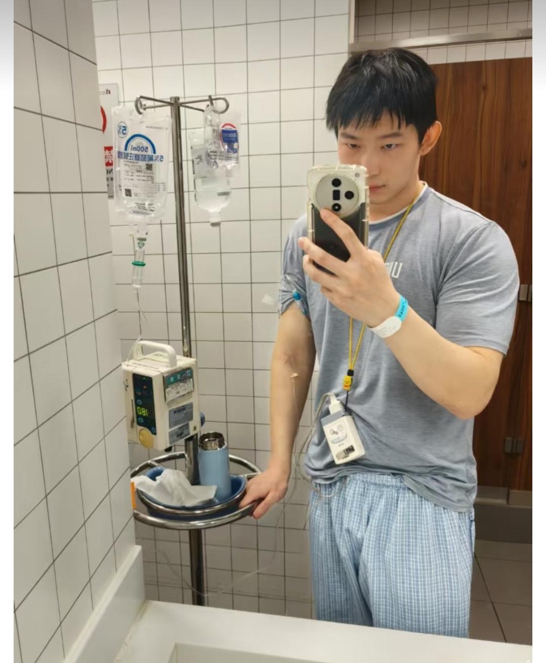 人到中年太可怜了我邻居今天刚过50岁生日，儿子3岁没有的爸爸10几年来一个人