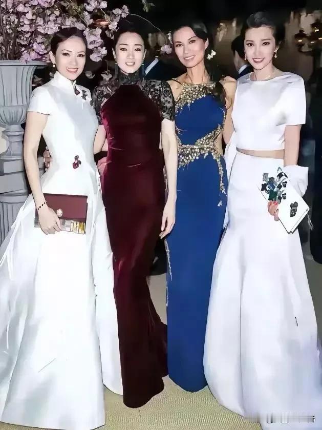 这张合影中认出了章子怡，认出了巩俐，就是没认出右边那个白色裙子的是谁，你们认出来