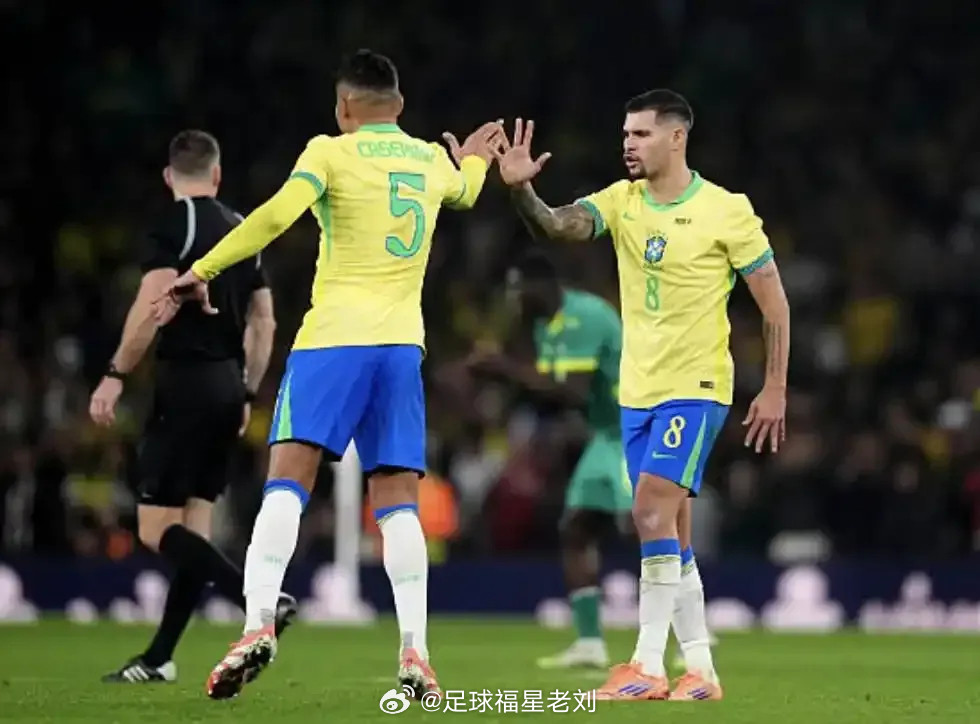 转会风向突变！卡塞米罗向曼联举荐吉马良斯，直接拉高这笔交易的可能性。纽卡中场本赛