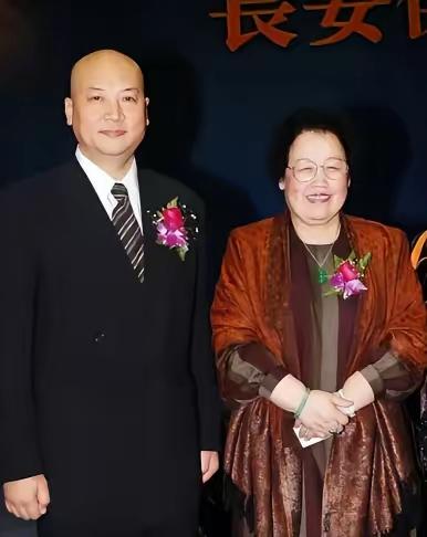 “一开始，我不想娶陈丽华。”迟重瑞表示：“实际上，我曾多次拒绝过她，然而，在我母