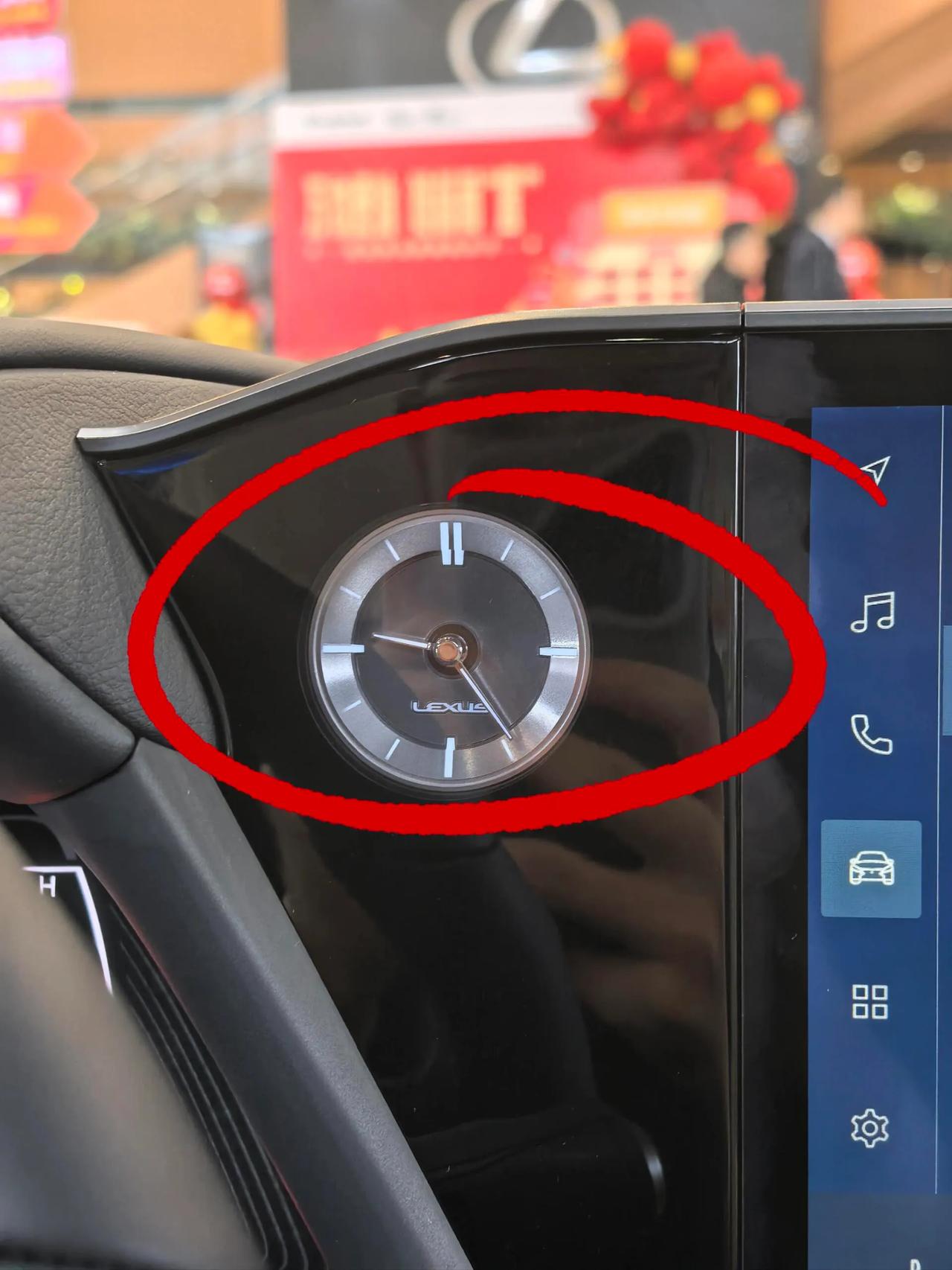 雷克萨斯时钟到底是哪个品牌的？终于有答案了！大家一直在讨论，雷克萨斯车内的