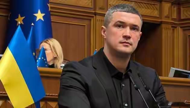 【费多罗夫：目标是每月消灭5万名俄军士兵】​​明天年满35岁的乌克兰防长米哈伊