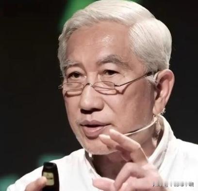 清华大学教授曾一语道破，搞无人驾驶汽车、无人酒店、饭店机器人都不奇怪，但现在的智
