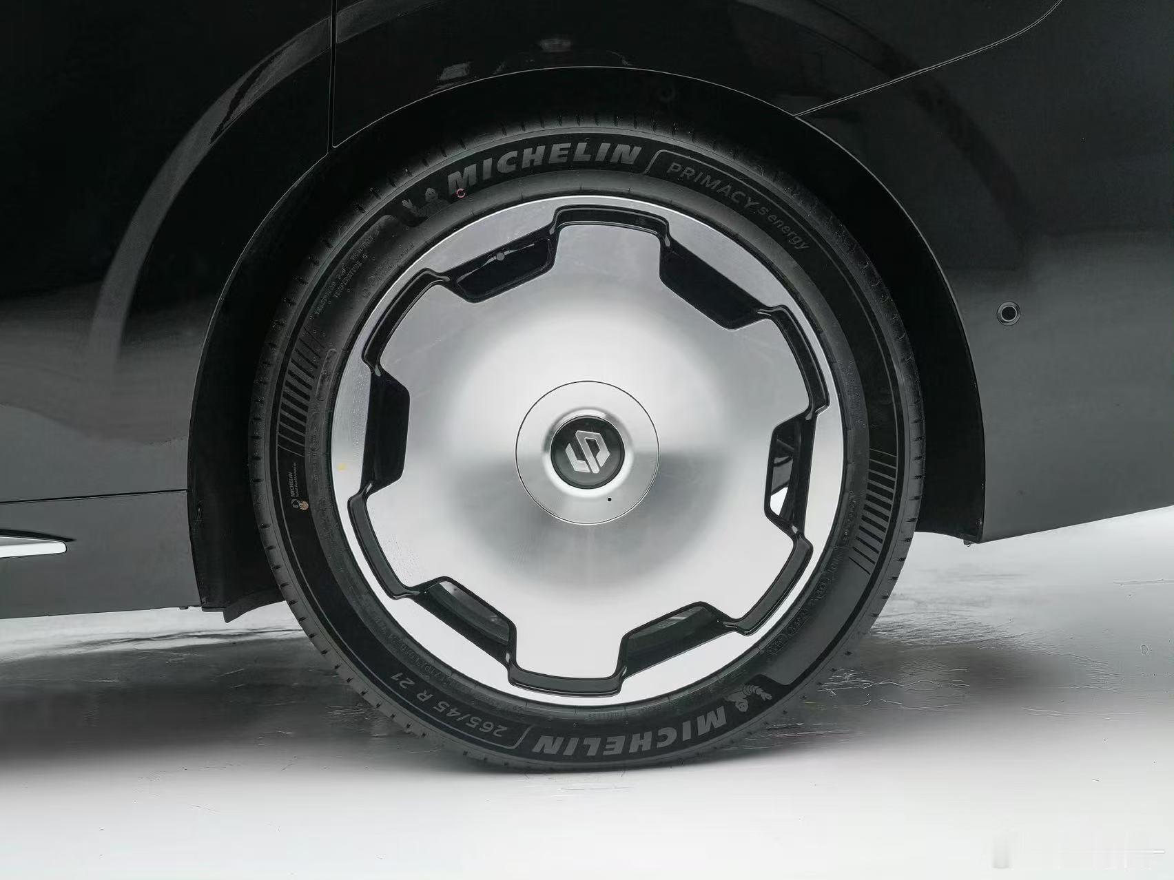 原厂静音棉，贴在轮毂上，见过吗~不给轮胎厂商赚钱，我自己贴零跑d19