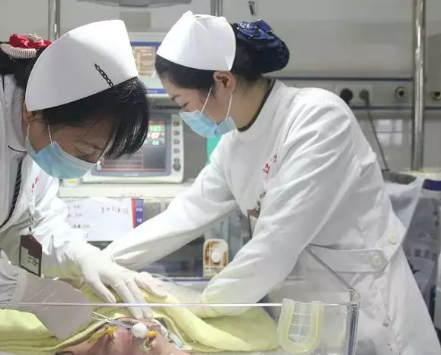 男婴生下来16斤, 2天后又被切除了9斤 咋回事儿?