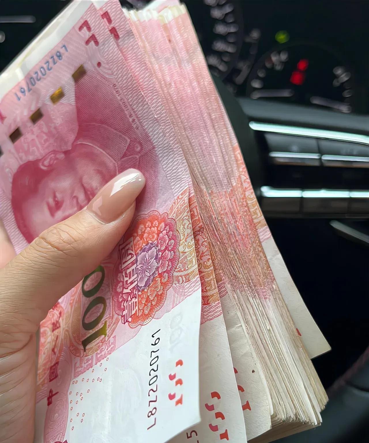 看到我叔退休后的日子，真觉得钱才是亲儿子。这老头以前在铁路上班的，现在每个月躺家