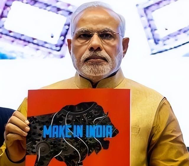 中国手机全面撤离！莫迪慌了，外媒：更可怕的才刚刚开始。大家有没有发现，曾经挤