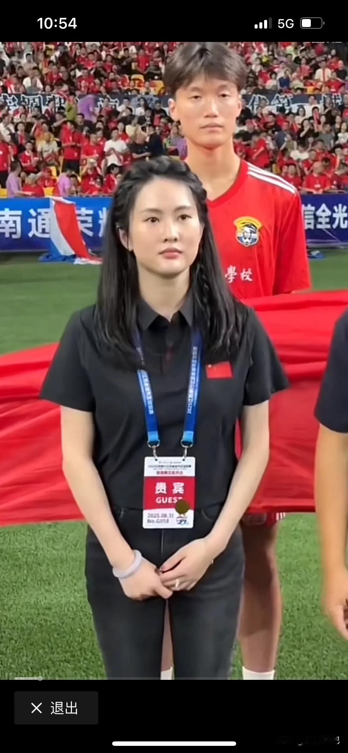 整天去搞这些不沾边的活动，难怪全红婵的成绩越来越差，。直接被踢回省队，她脱不了关