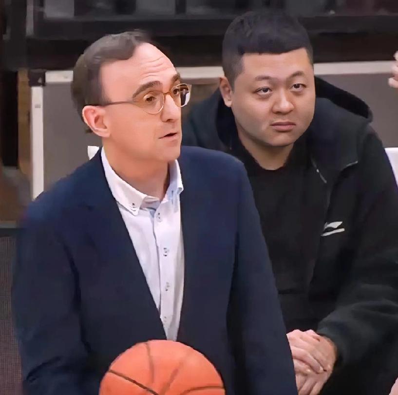 说实话，就辽篮这两个客场的表现！如果我是小刘总就不会再引进第八名外援了！为什么