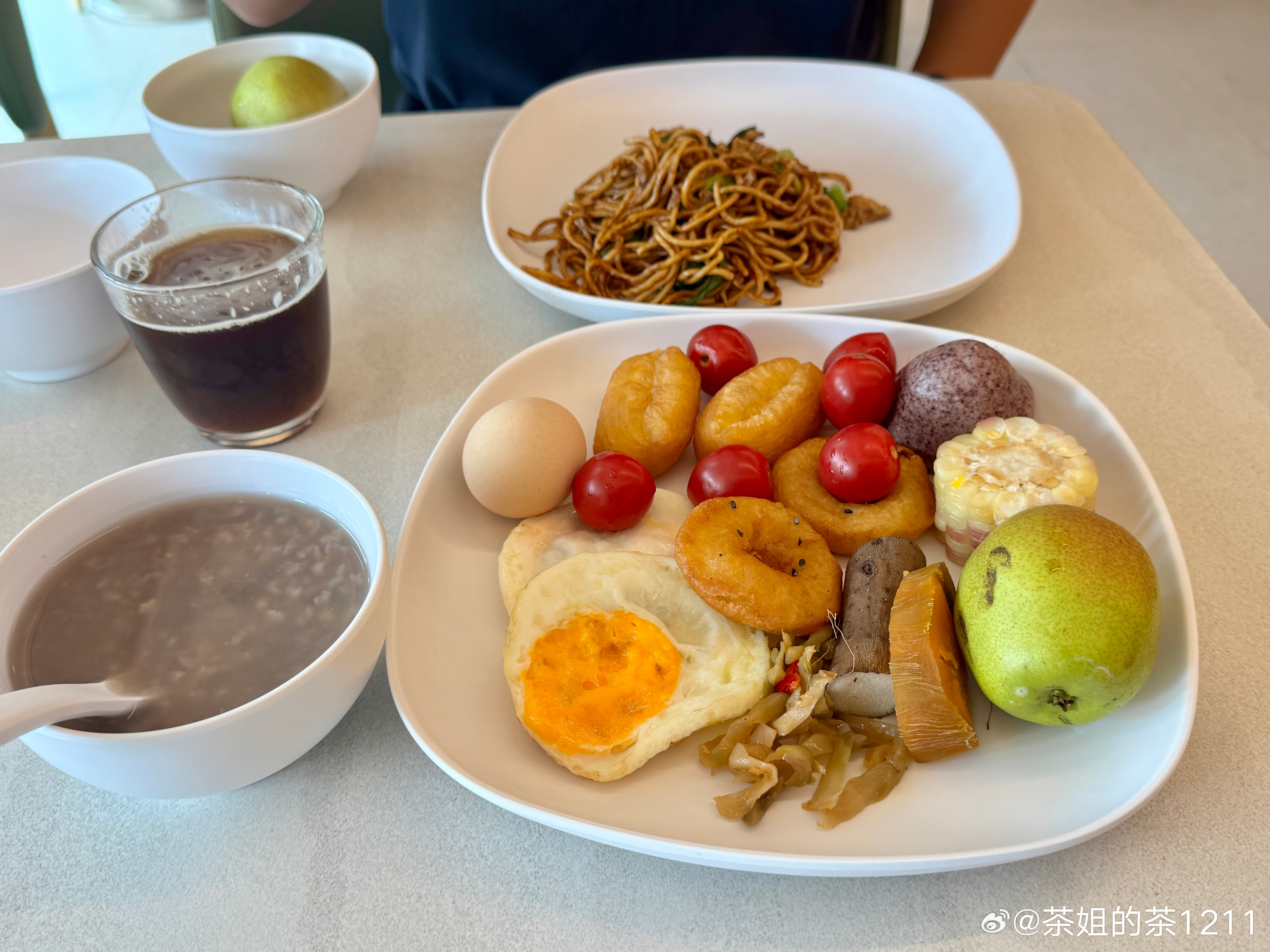 10点半的早餐，还有谁[捂脸哭][捂脸哭][捂脸哭]一出来外面作息都不规律的了，乱吃乱