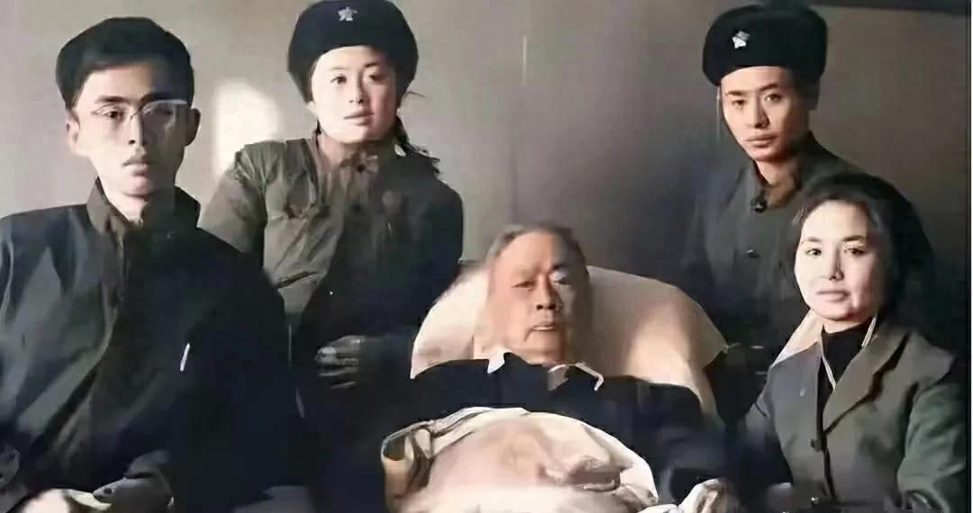 1971年，陈毅在病房拍了照片，49岁的张茜，一脸憔悴和忧伤三年游击战，陈老总