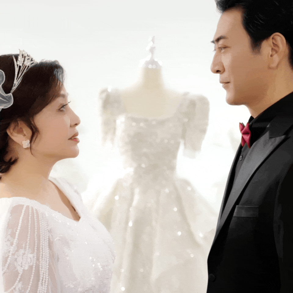 说真的，我挺佩服刘晓庆的。七十四岁的人，跑去拍短剧。第一部叫萌宝助攻五十岁婚