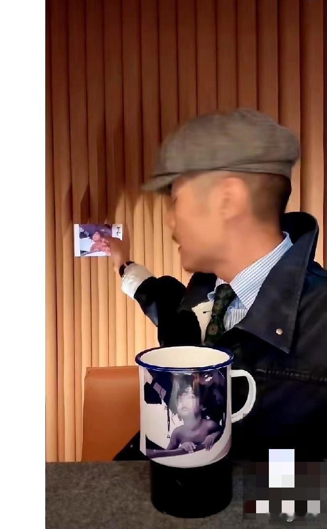 一句微信提示音一句轻描淡写的“好的，我听劝”千万粉丝的大冰就在直播间默默撤