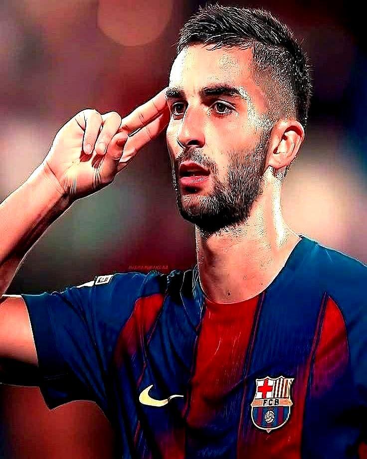 27场15球，巴萨锋线最稳的枪，居然是那个曾被骂“水货”的费兰·托雷斯。两