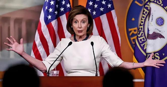 85岁的佩洛西终于走了！当地时间11月6日，包括美国《华盛顿邮报》在内的多家媒体