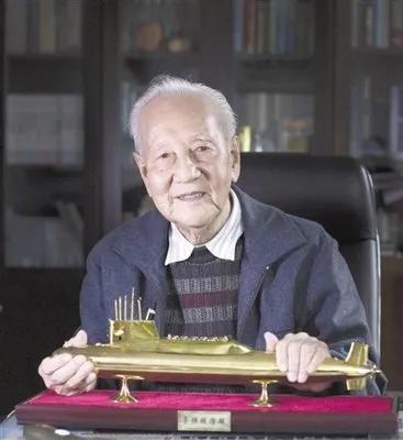 30年隐姓埋名！核潜艇之父黄旭华深潜归来，95岁母亲一句话让人泪目