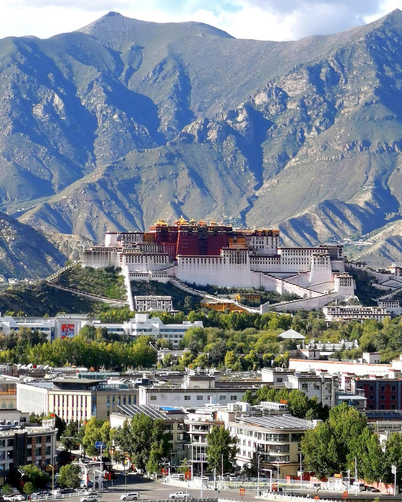 在乌鲁木齐连待7天，对比拉萨才发现，两座西北城市差得太离谱深耕西北旅行许久