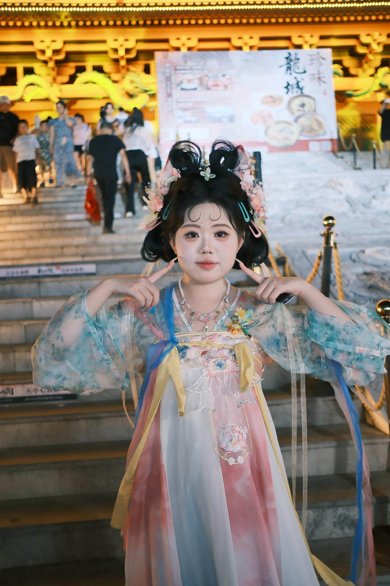 古镇随手拍氛围感拉满的国风造型汉服造型